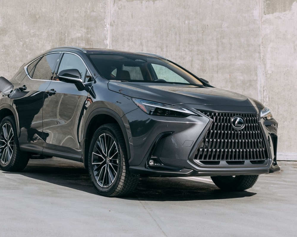 A Look That Feels Sharp Without Feeling Loud